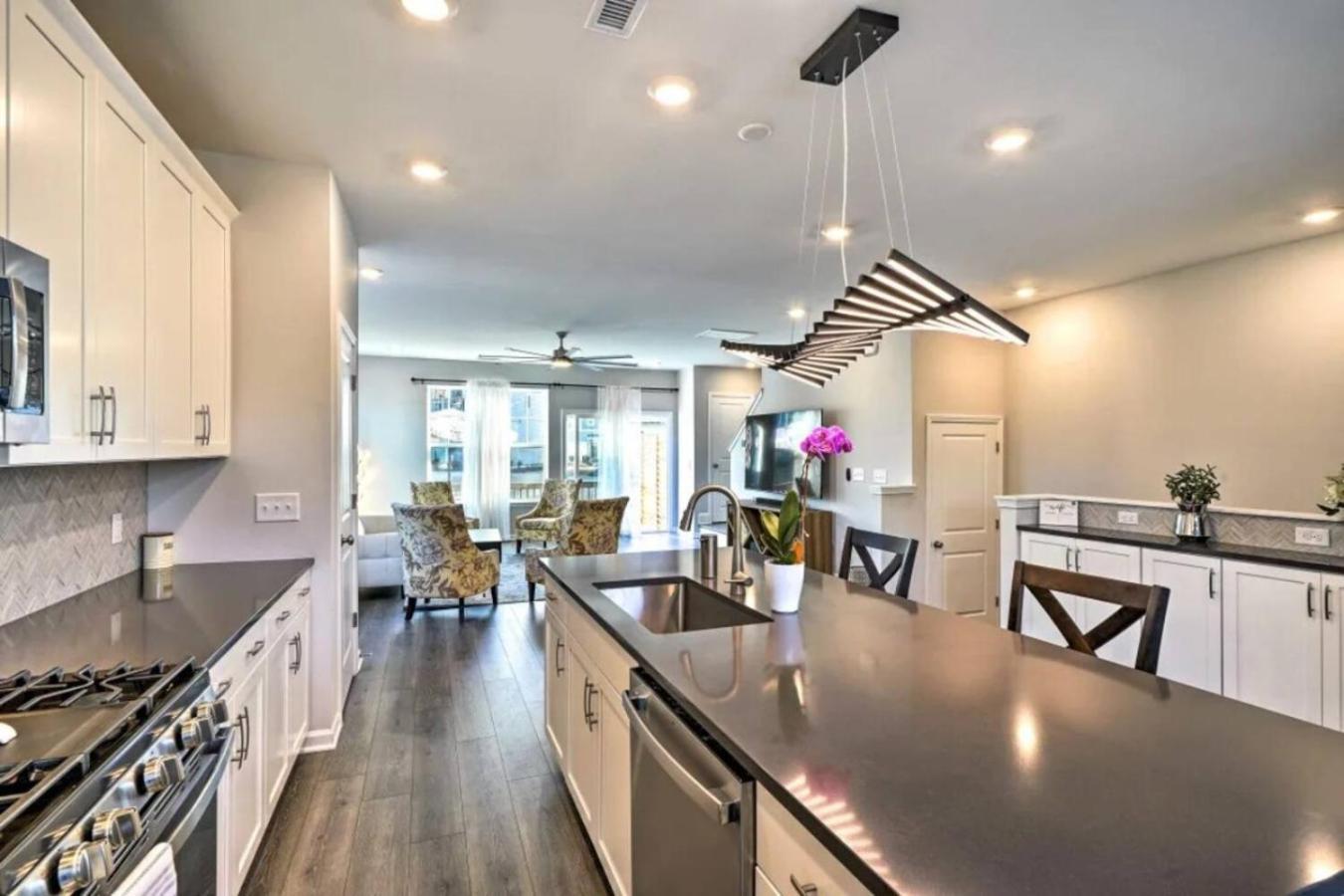 The Villas Buckingham 10 Mins To Rdu Airport Duke Downtown Durham Eksteriør billede