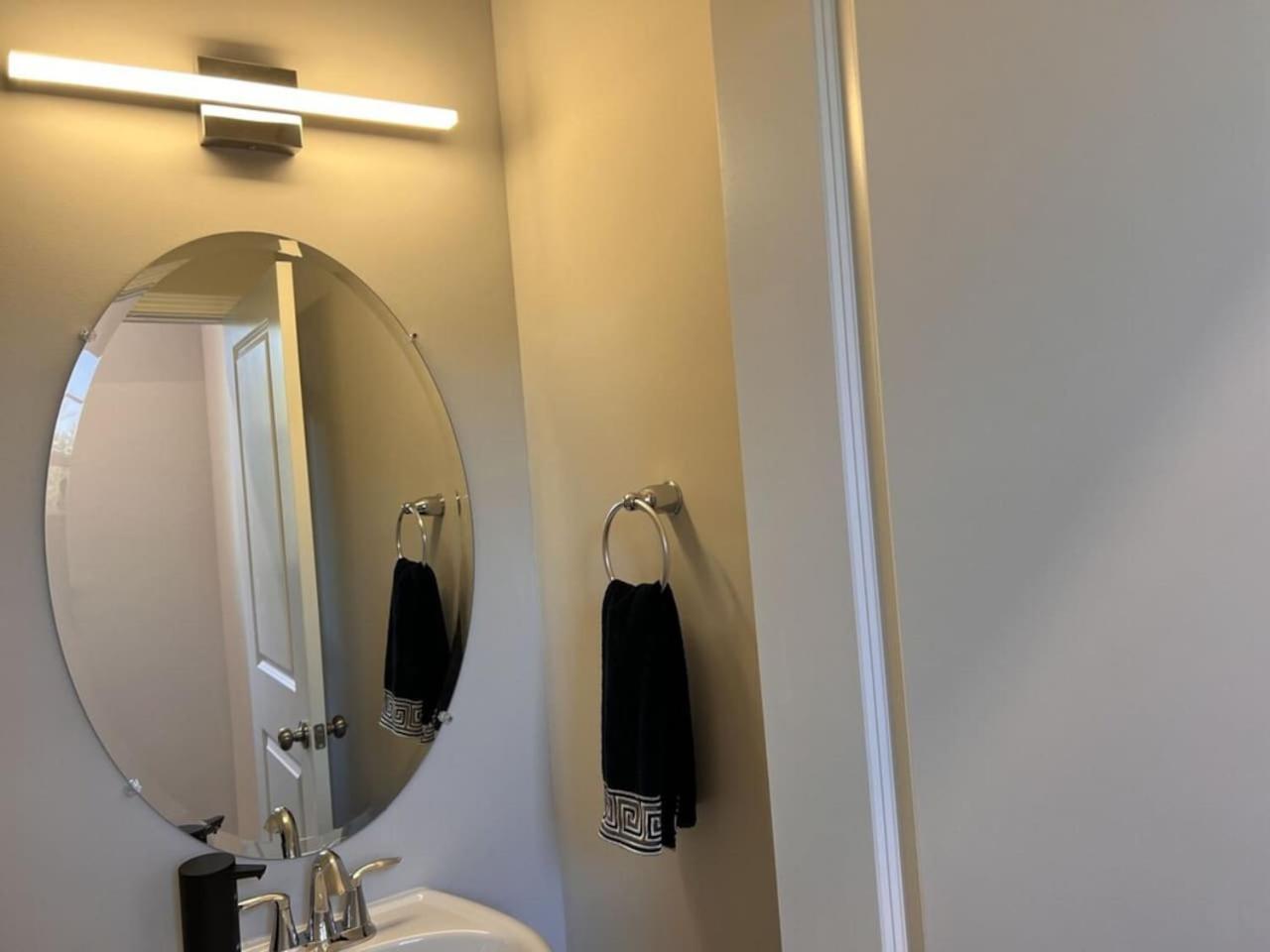 The Villas Buckingham 10 Mins To Rdu Airport Duke Downtown Durham Eksteriør billede