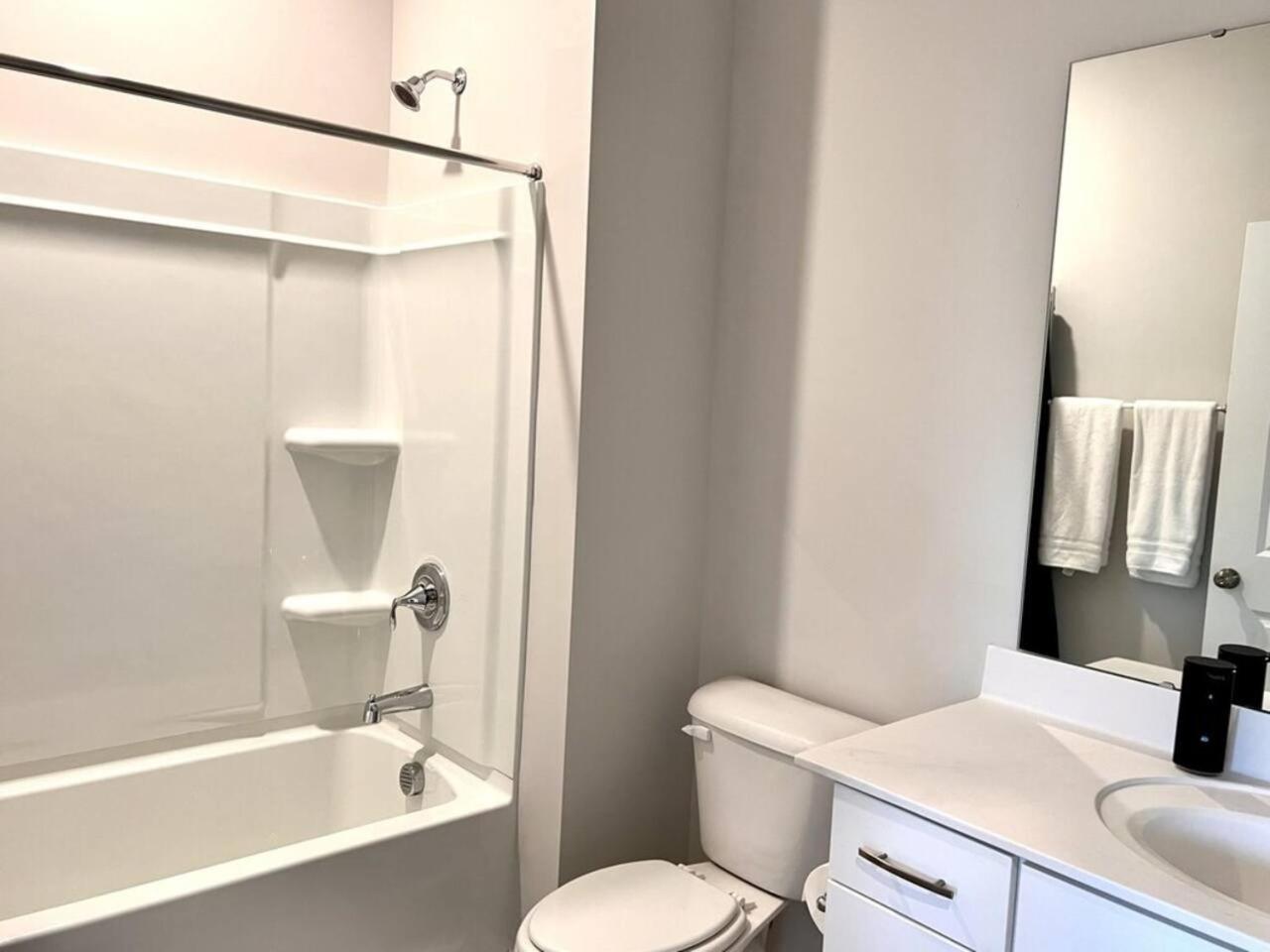 The Villas Buckingham 10 Mins To Rdu Airport Duke Downtown Durham Eksteriør billede