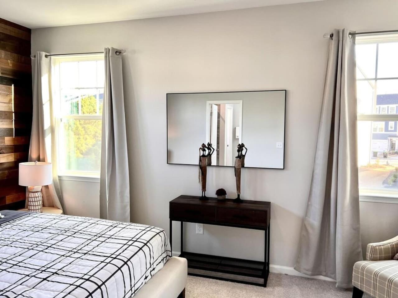 The Villas Buckingham 10 Mins To Rdu Airport Duke Downtown Durham Eksteriør billede