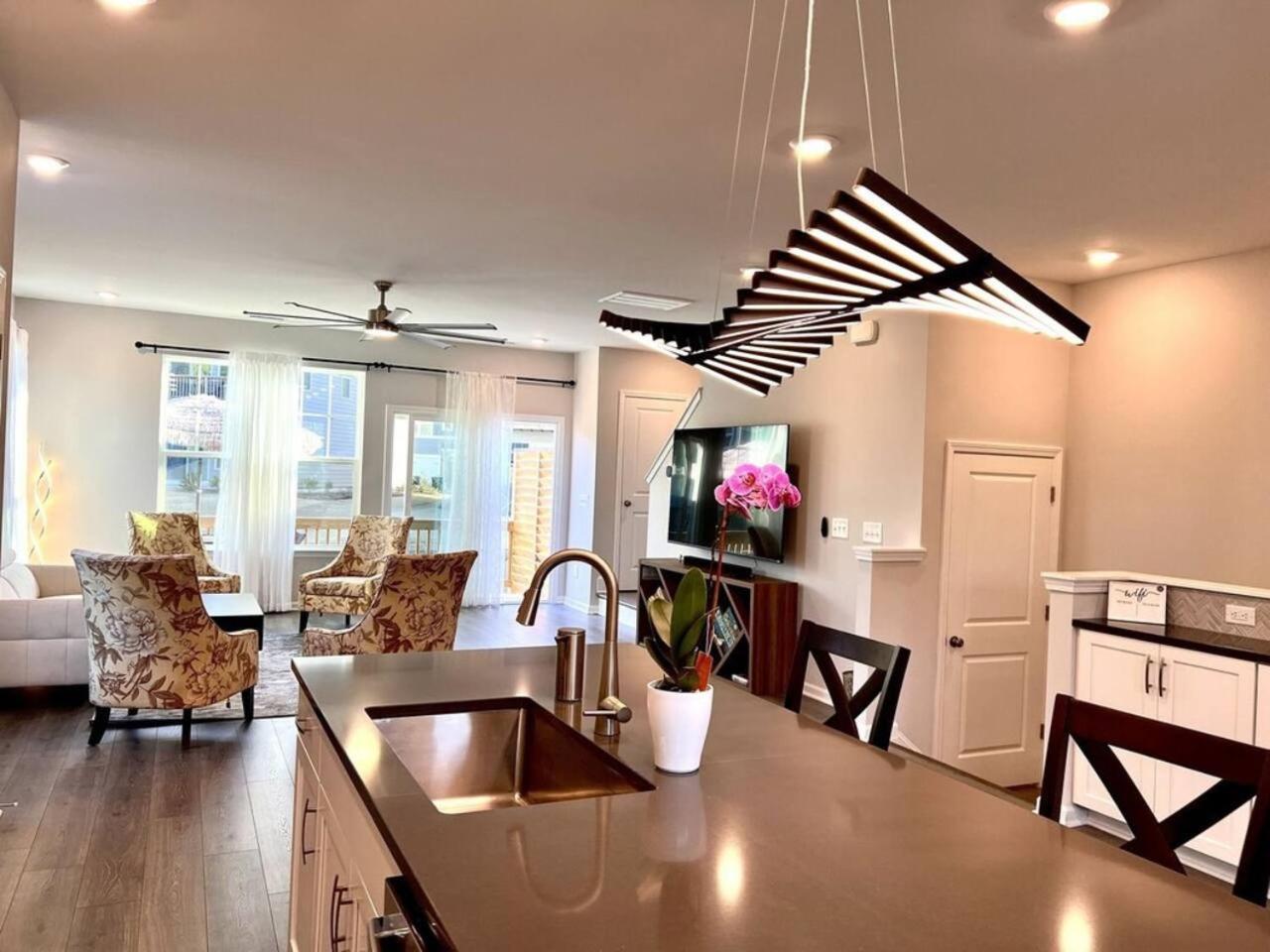 The Villas Buckingham 10 Mins To Rdu Airport Duke Downtown Durham Eksteriør billede